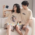 お揃いで楽しむ！かわいいクマ柄のペアパジャマ