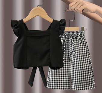 女の子のためのガーリーコーデ！かわいいノースリーブトップス&チェック柄パンツセット